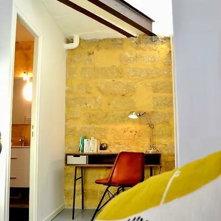 Joli Studio Avec Terrasse-Jardin Sur Les Toits, Coeur Historique Montpellier Exterior foto