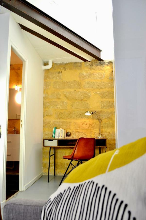 Joli Avec Terrasse-jardin Sur Les Toits, Coeur Historique Apartment *